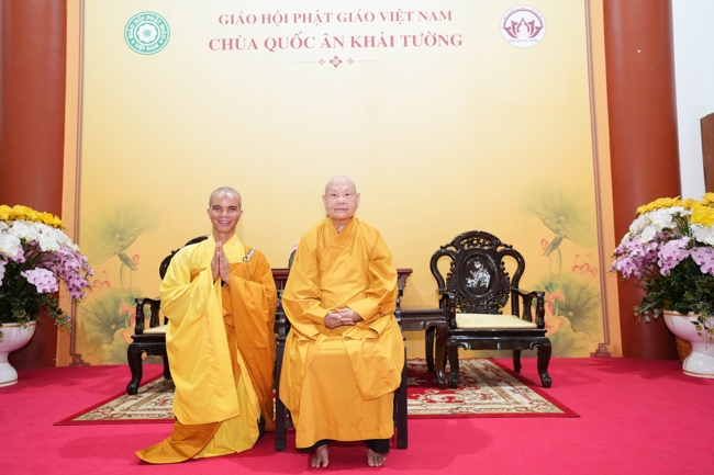 Nhóm Hiểu và Thương chùa Hoằng Pháp: Cúng dường Trường Hạ PL.2569 – DL.2025