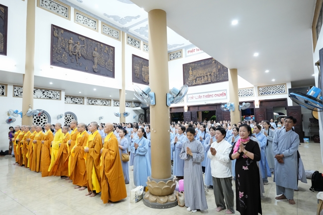 Nhóm Hiểu và Thương chùa Hoằng Pháp: Cúng dường Trường Hạ PL.2569 – DL.2025