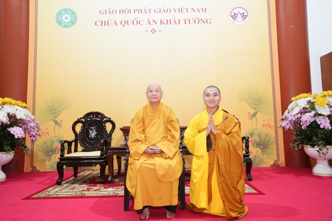 Nhóm Hiểu và Thương chùa Hoằng Pháp: Cúng dường Trường Hạ PL.2569 – DL.2025