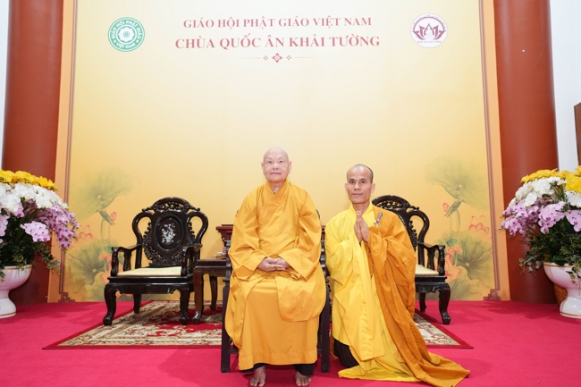 Nhóm Hiểu và Thương chùa Hoằng Pháp: Cúng dường Trường Hạ PL.2569 – DL.2025