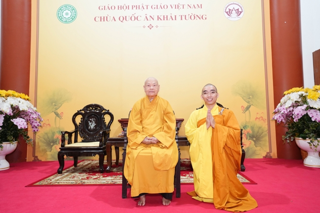 Nhóm Hiểu và Thương chùa Hoằng Pháp: Cúng dường Trường Hạ PL.2569 – DL.2025