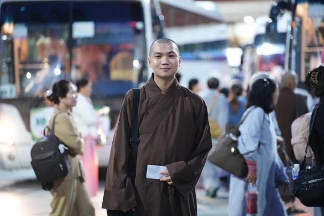 Nhóm Hiểu và Thương chùa Hoằng Pháp: Cúng dường Trường Hạ PL.2569 – DL.2025