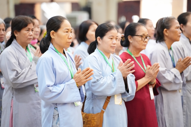 Nhóm Hiểu và Thương chùa Hoằng Pháp: Cúng dường Trường Hạ PL.2569 – DL.2025