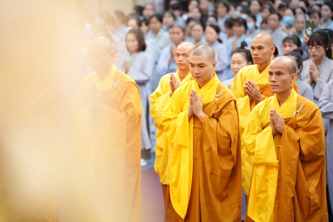 Nhóm Hiểu và Thương chùa Hoằng Pháp: Cúng dường Trường Hạ PL.2569 – DL.2025