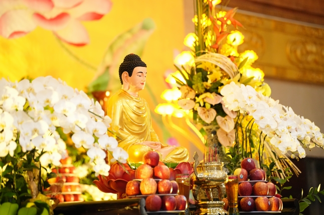 Nhóm Hiểu và Thương chùa Hoằng Pháp: Cúng dường Trường Hạ PL.2569 – DL.2025