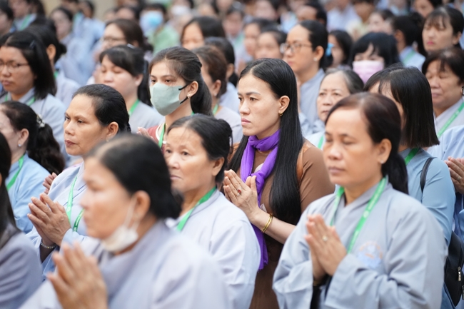 Nhóm Hiểu và Thương chùa Hoằng Pháp: Cúng dường Trường Hạ PL.2569 – DL.2025