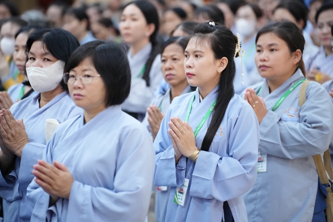 Nhóm Hiểu và Thương chùa Hoằng Pháp: Cúng dường Trường Hạ PL.2569 – DL.2025