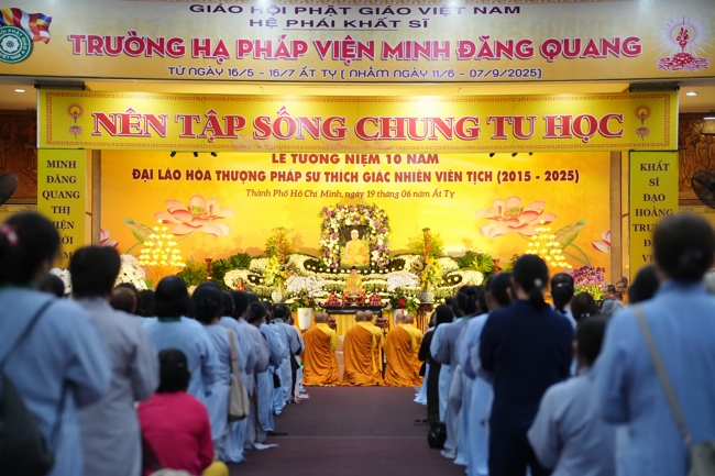 Nhóm Hiểu và Thương chùa Hoằng Pháp: Cúng dường Trường Hạ PL.2569 – DL.2025