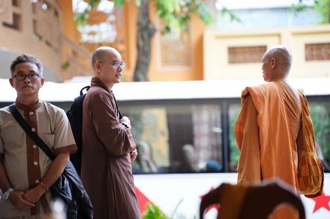 Nhóm Hiểu và Thương chùa Hoằng Pháp: Cúng dường Trường Hạ PL.2569 – DL.2025