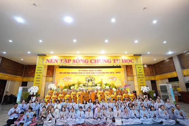 Nhóm Hiểu và Thương chùa Hoằng Pháp: Cúng dường Trường Hạ PL.2569 – DL.2025