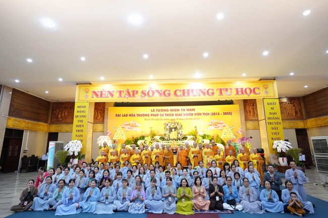 Nhóm Hiểu và Thương chùa Hoằng Pháp: Cúng dường Trường Hạ PL.2569 – DL.2025