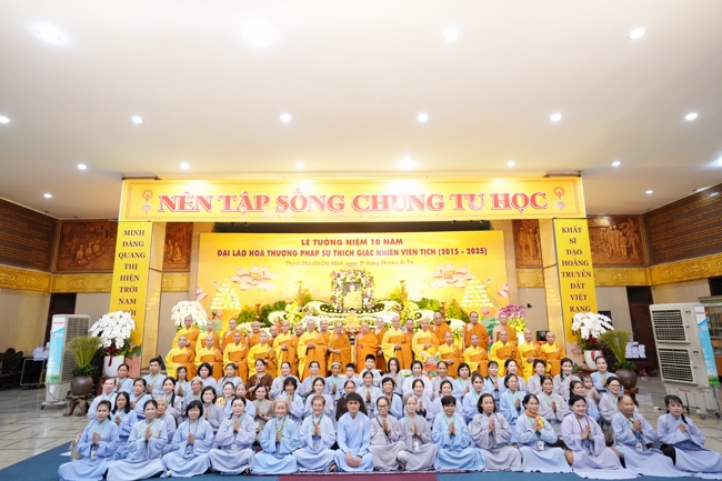 Nhóm Hiểu và Thương chùa Hoằng Pháp: Cúng dường Trường Hạ PL.2569 – DL.2025