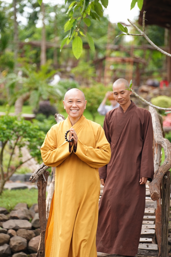 Nhóm Hiểu và Thương chùa Hoằng Pháp: Cúng dường Trường Hạ PL.2569 – DL.2025