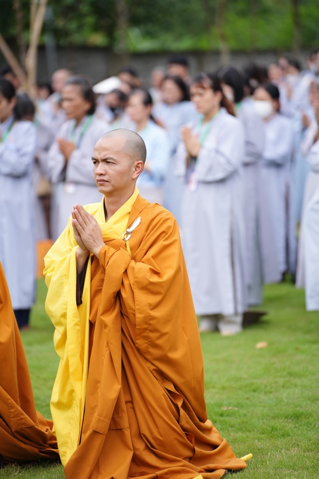 Nhóm Hiểu và Thương chùa Hoằng Pháp: Cúng dường Trường Hạ PL.2569 – DL.2025