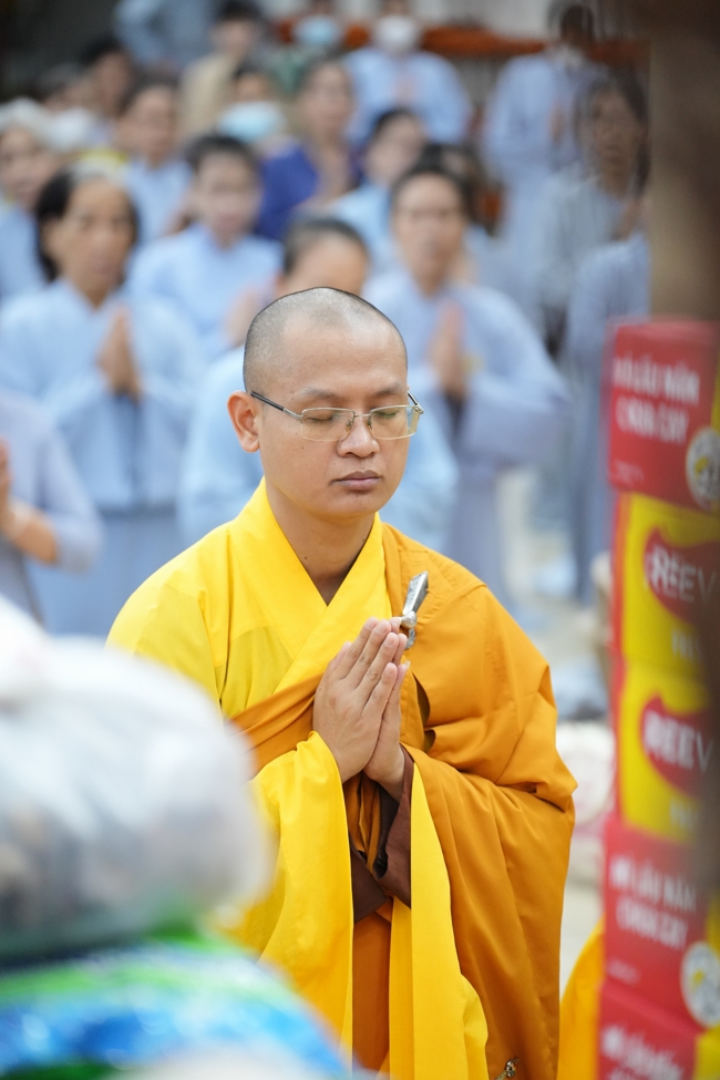 Nhóm Hiểu và Thương chùa Hoằng Pháp: Cúng dường Trường Hạ PL.2569 – DL.2025