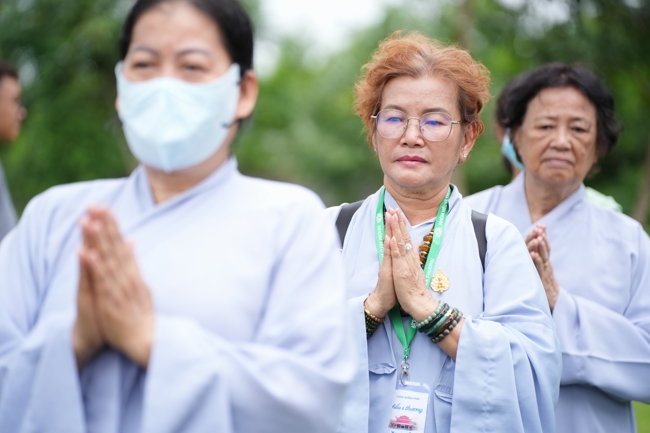 Nhóm Hiểu và Thương chùa Hoằng Pháp: Cúng dường Trường Hạ PL.2569 – DL.2025