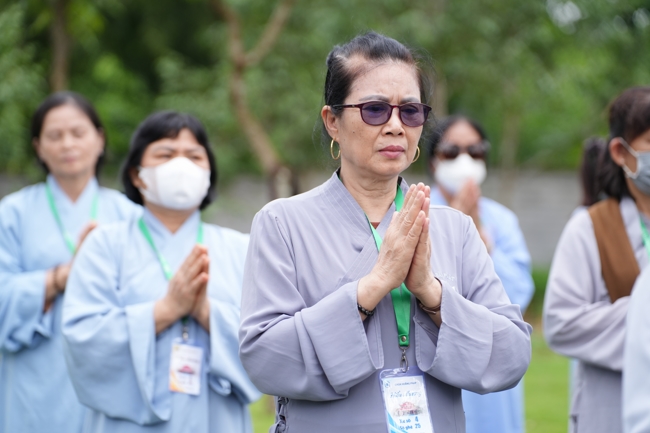 Nhóm Hiểu và Thương chùa Hoằng Pháp: Cúng dường Trường Hạ PL.2569 – DL.2025