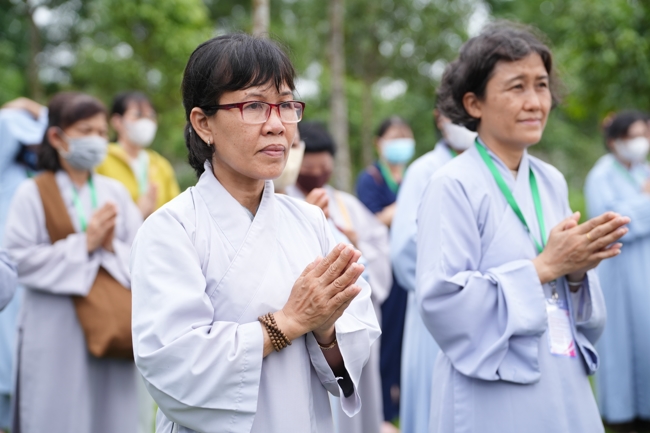 Nhóm Hiểu và Thương chùa Hoằng Pháp: Cúng dường Trường Hạ PL.2569 – DL.2025