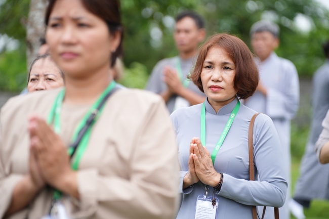 Nhóm Hiểu và Thương chùa Hoằng Pháp: Cúng dường Trường Hạ PL.2569 – DL.2025