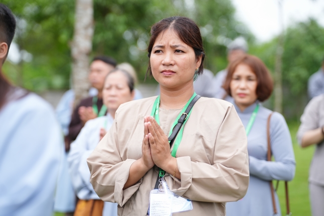 Nhóm Hiểu và Thương chùa Hoằng Pháp: Cúng dường Trường Hạ PL.2569 – DL.2025