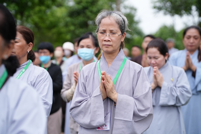 Nhóm Hiểu và Thương chùa Hoằng Pháp: Cúng dường Trường Hạ PL.2569 – DL.2025