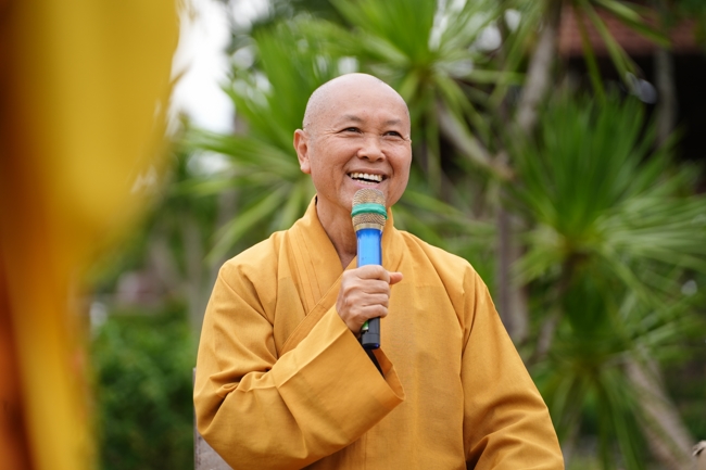 Nhóm Hiểu và Thương chùa Hoằng Pháp: Cúng dường Trường Hạ PL.2569 – DL.2025