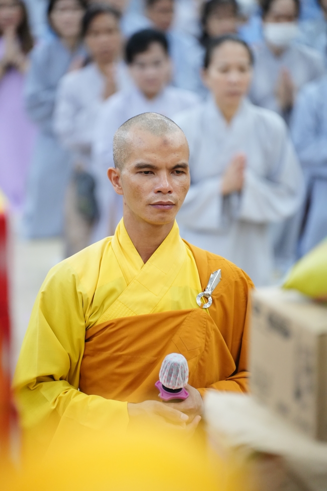 Nhóm Hiểu và Thương chùa Hoằng Pháp: Cúng dường Trường Hạ PL.2569 – DL.2025