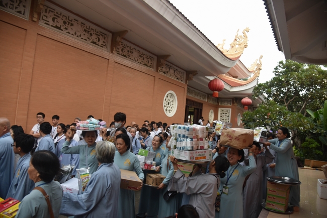 Offering rain-retreat Schools of the Charity Board, Buddha Calendar 2659 - Solar Calendar 2025