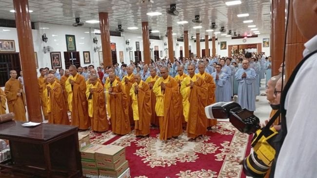 Offering rain-retreat Schools of the Charity Board, Buddha Calendar 2659 - Solar Calendar 2025