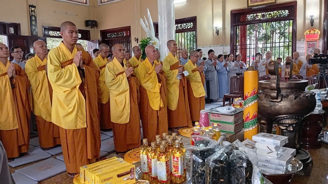 Offering rain-retreat Schools of the Charity Board, Buddha Calendar 2659 - Solar Calendar 2025