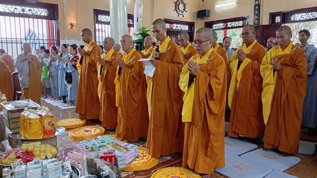 Offering rain-retreat Schools of the Charity Board, Buddha Calendar 2659 - Solar Calendar 2025