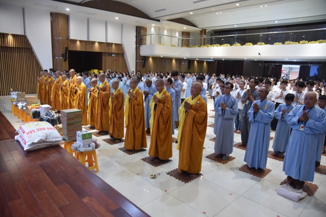Offering rain-retreat Schools of the Charity Board, Buddha Calendar 2659 - Solar Calendar 2025