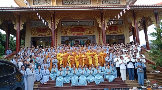 Offering rain-retreat Schools of the Charity Board, Buddha Calendar 2659 - Solar Calendar 2025