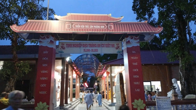 Offering rain-retreat Schools of the Charity Board, Buddha Calendar 2659 - Solar Calendar 2025