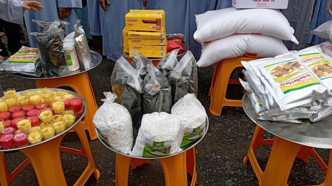 Offering rain-retreat Schools of the Charity Board, Buddha Calendar 2659 - Solar Calendar 2025