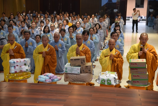 Offering rain-retreat Schools of the Charity Board, Buddha Calendar 2659 - Solar Calendar 2025