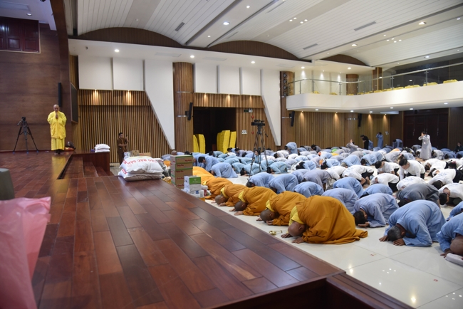 Offering rain-retreat Schools of the Charity Board, Buddha Calendar 2659 - Solar Calendar 2025