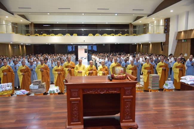 Offering rain-retreat Schools of the Charity Board, Buddha Calendar 2659 - Solar Calendar 2025