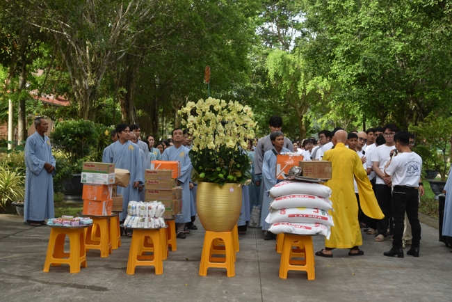 Offering rain-retreat Schools of the Charity Board, Buddha Calendar 2659 - Solar Calendar 2025