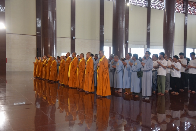 Offering rain-retreat Schools of the Charity Board, Buddha Calendar 2659 - Solar Calendar 2025