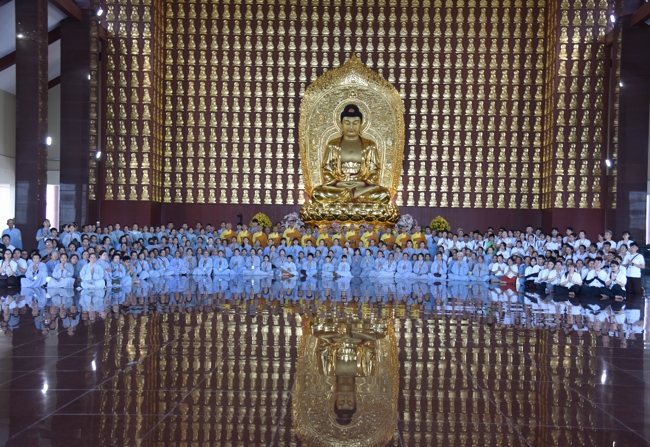 Offering rain-retreat Schools of the Charity Board, Buddha Calendar 2659 - Solar Calendar 2025