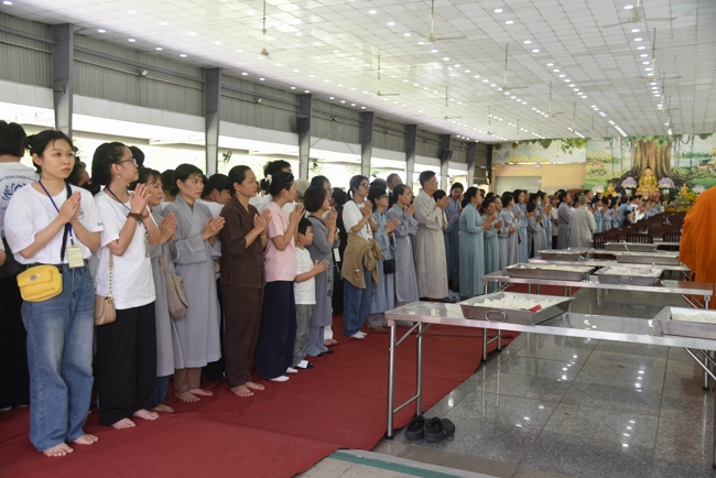 Offering rain-retreat Schools of the Charity Board, Buddha Calendar 2659 - Solar Calendar 2025