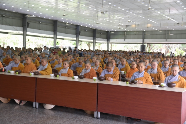 Offering rain-retreat Schools of the Charity Board, Buddha Calendar 2659 - Solar Calendar 2025