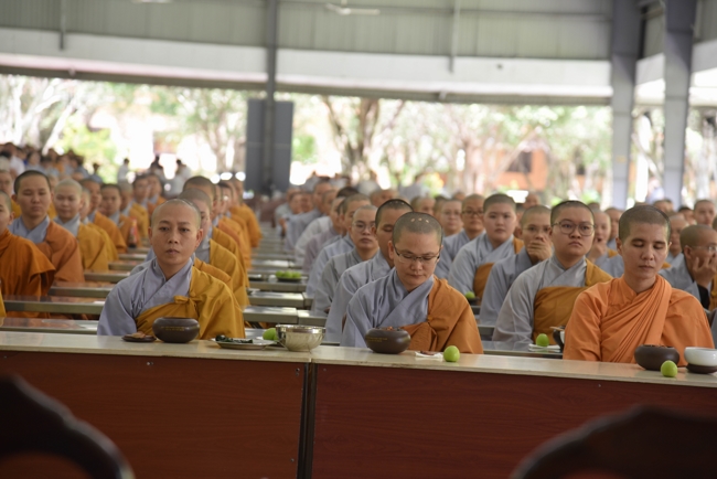 Offering rain-retreat Schools of the Charity Board, Buddha Calendar 2659 - Solar Calendar 2025