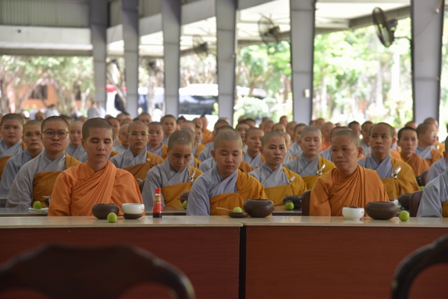 Offering rain-retreat Schools of the Charity Board, Buddha Calendar 2659 - Solar Calendar 2025