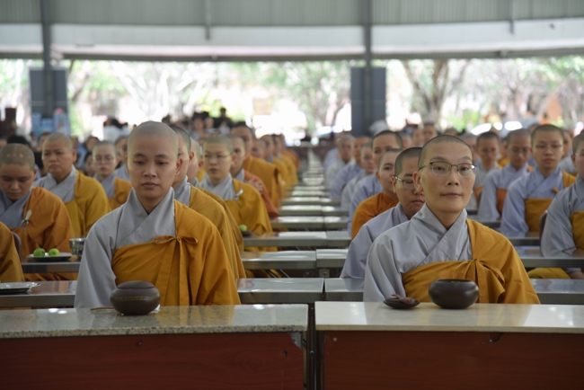Offering rain-retreat Schools of the Charity Board, Buddha Calendar 2659 - Solar Calendar 2025