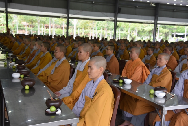 Offering rain-retreat Schools of the Charity Board, Buddha Calendar 2659 - Solar Calendar 2025
