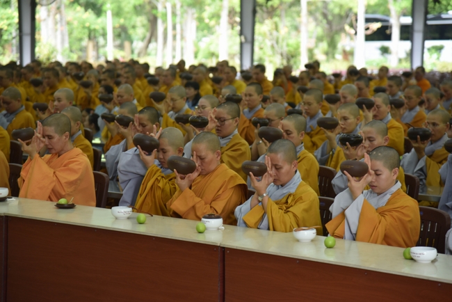 Offering rain-retreat Schools of the Charity Board, Buddha Calendar 2659 - Solar Calendar 2025