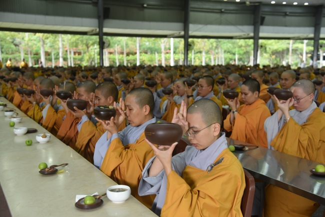 Offering rain-retreat Schools of the Charity Board, Buddha Calendar 2659 - Solar Calendar 2025