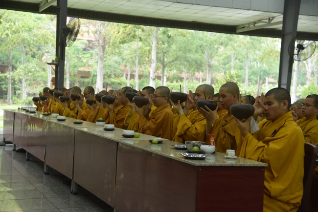 Offering rain-retreat Schools of the Charity Board, Buddha Calendar 2659 - Solar Calendar 2025